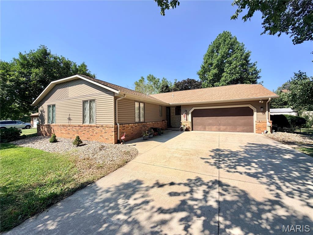 Photo of 205 Woodridge Drive Swansea IL 62226