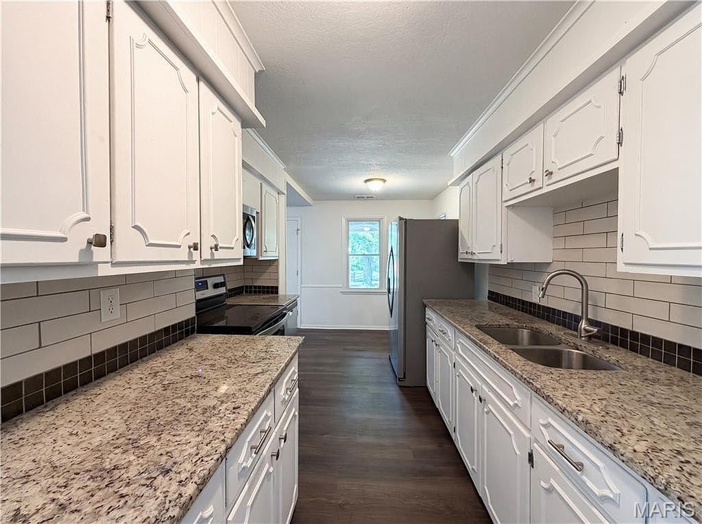 Photo of 1825 NE Bren Mar Rd Lee's Summit MO 64086