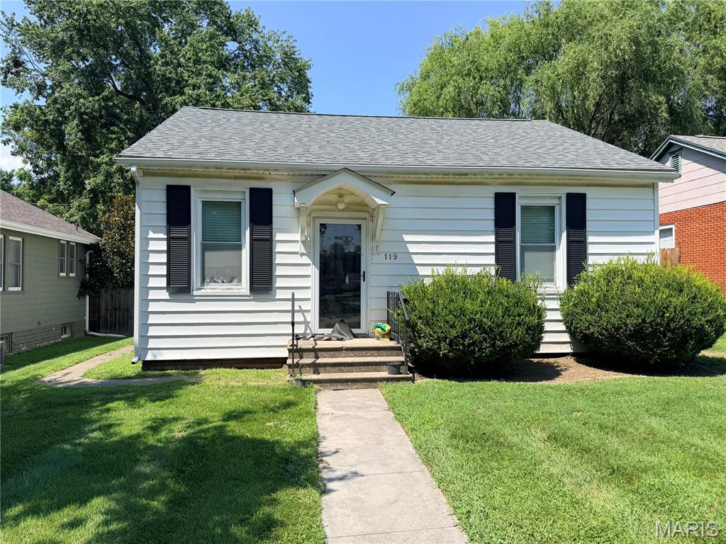 Photo of 119 N 40th Street Belleville IL 62226
