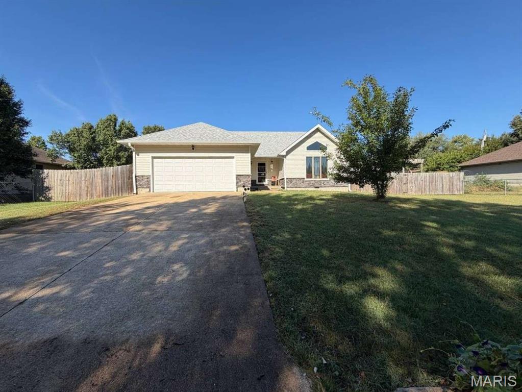 Photo of 1401 Woodspice Trail Lebanon MO 65536