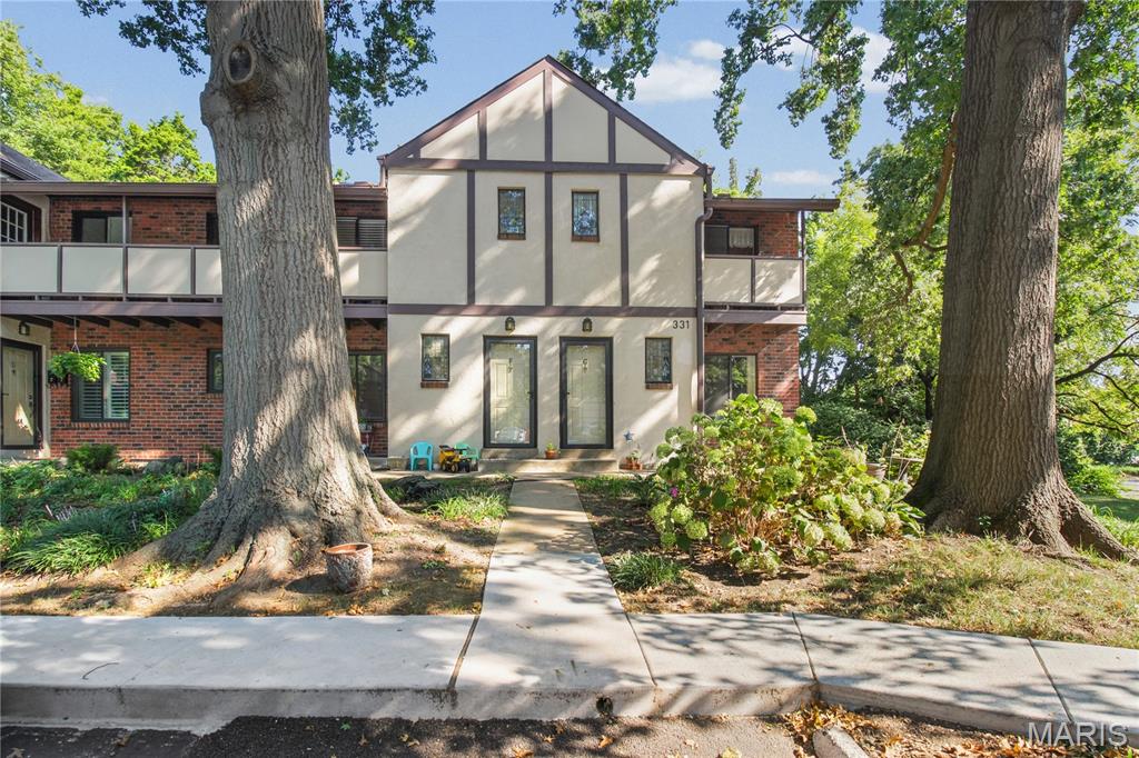 Photo of 331 Barrington Square Estate #H Kirkwood MO 63122