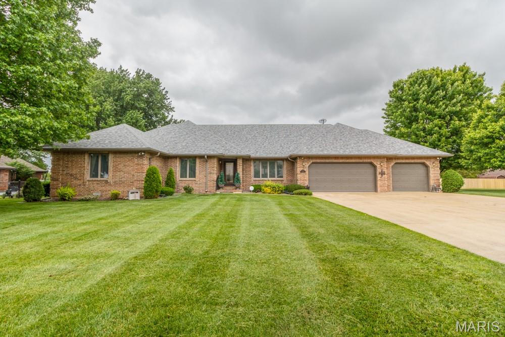 Photo of 417 LANTERN Lane Lebanon MO 65536