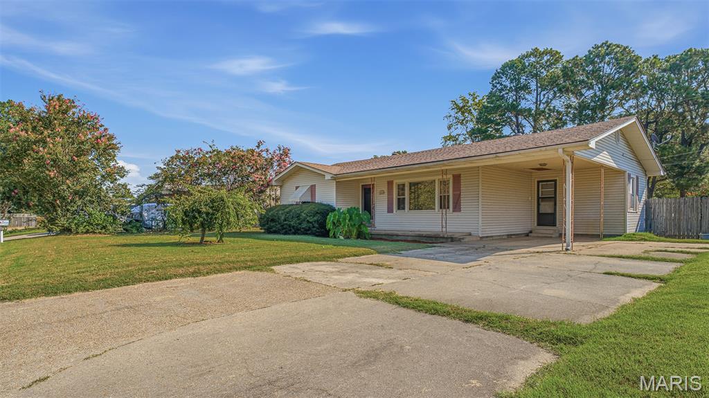 Photo of 1112 David Drive Kennett MO 63857