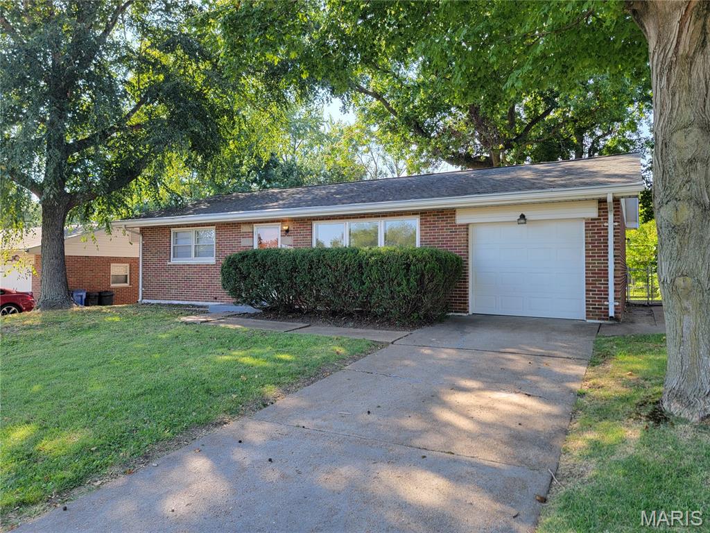 Photo of 2020 Saint Stephen Drive Florissant MO 63033