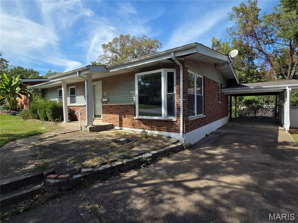 Photo of 521 Barcia Dr Rock Hill MO 63119