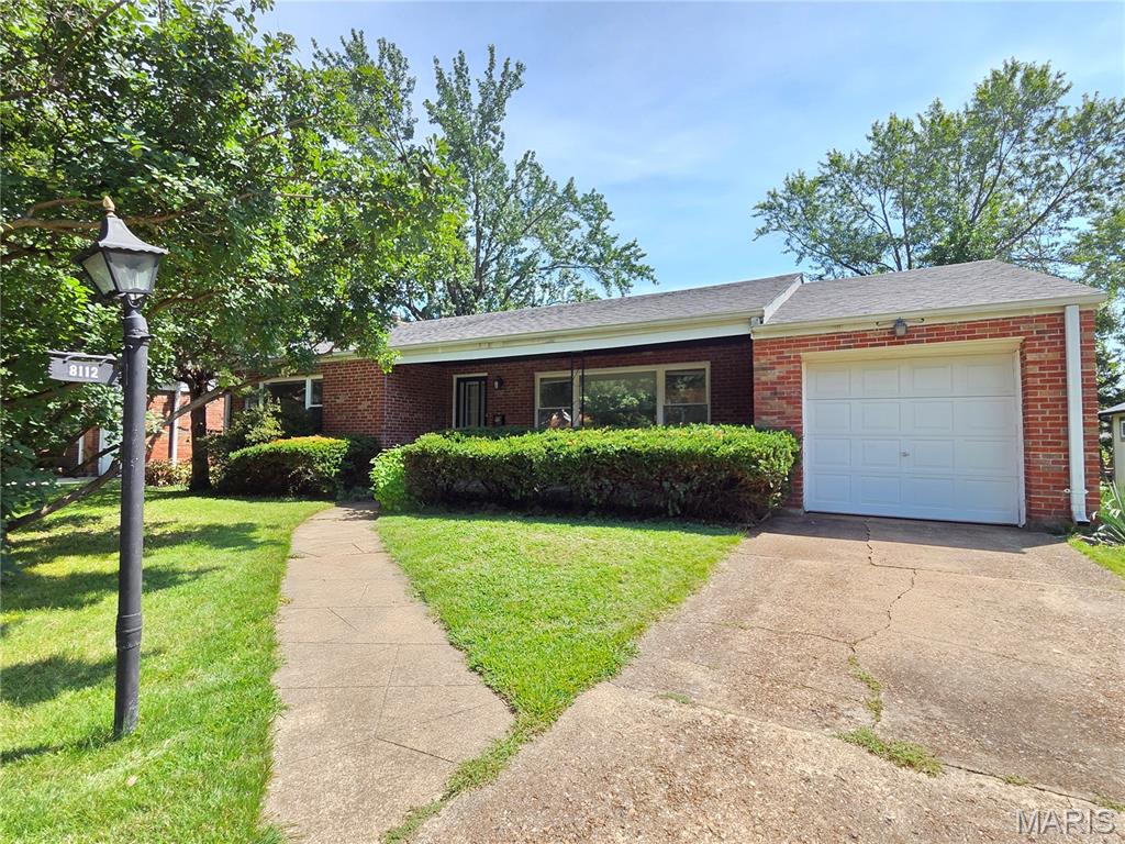 Photo of 8112 Halifax Drive Clayton MO 63105
