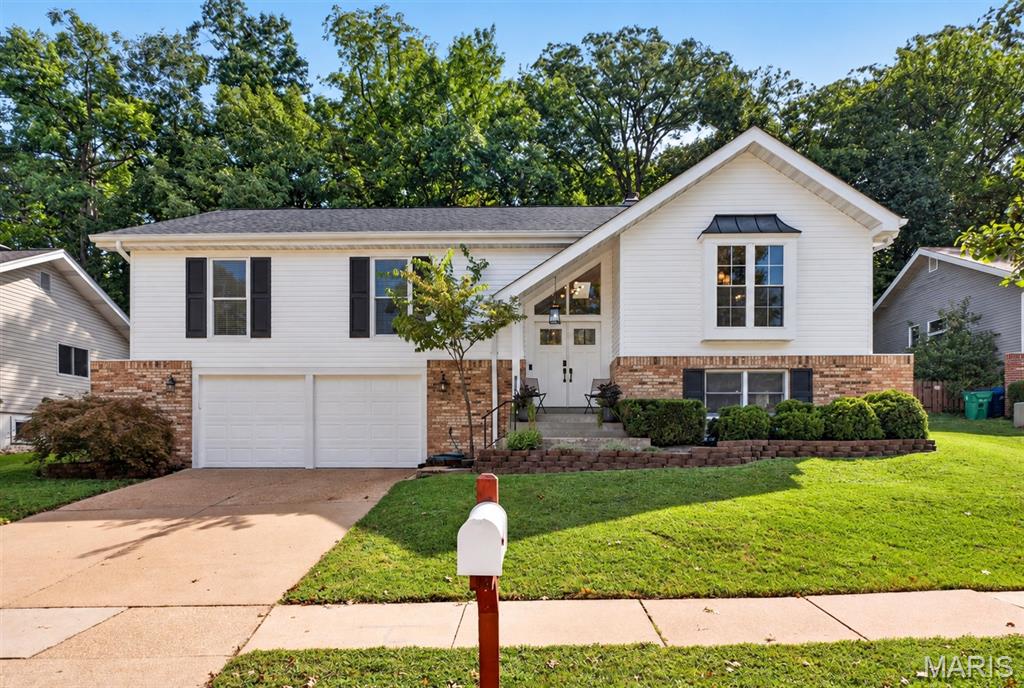 Photo of 632 Amberwood Lane Ballwin MO 63021