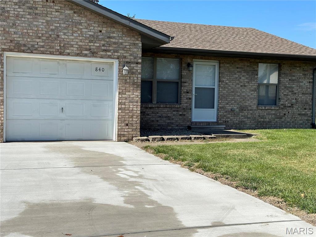 Photo of 842 SOUTHGATE Drive Freeburg IL 62243