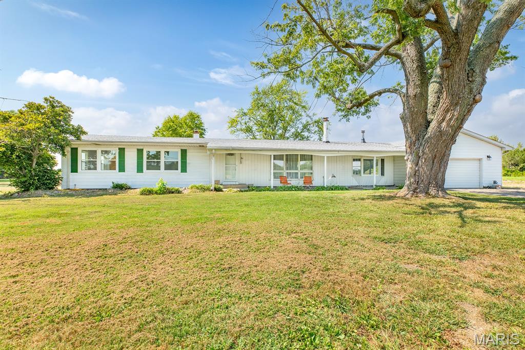 Photo of 8204 Montclaire Avenue Brighton IL 62012