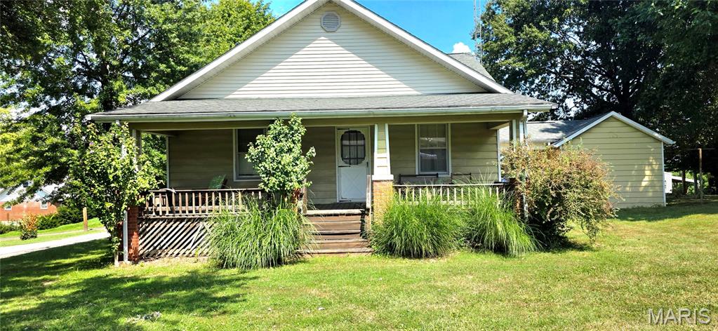 Photo of 900 W Holmes Street Chester IL 62233