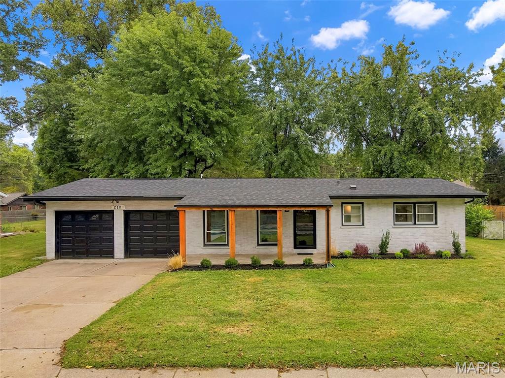 Photo of 210 S Duchesne Drive St Charles MO 63301
