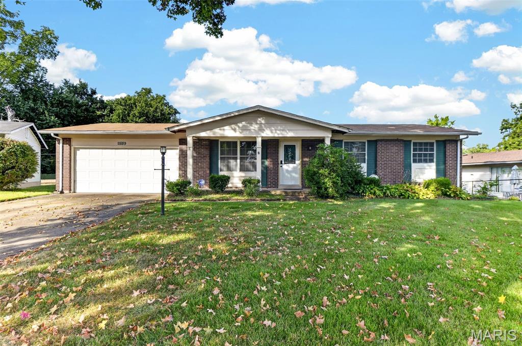 Photo of 11889 Laredo Court St Louis MO 63138