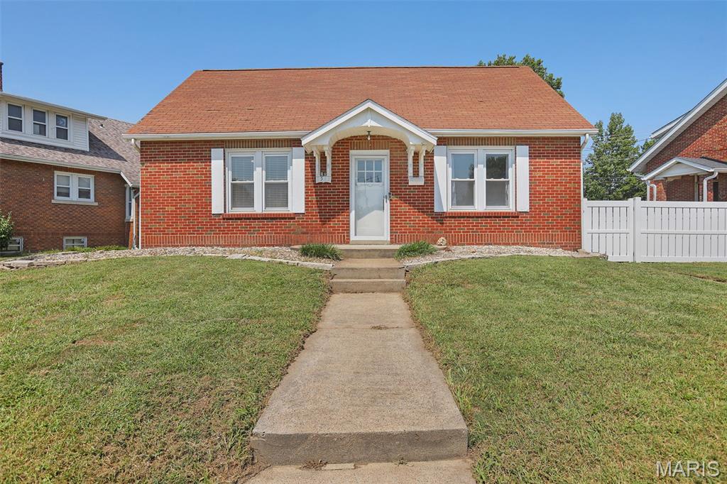 Photo of 1513 Broadway Highland IL 62249