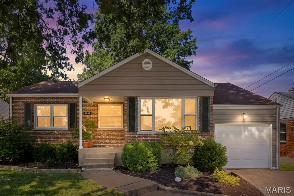 Photo of 7907 E Yorkshire Drive St Louis MO 63123