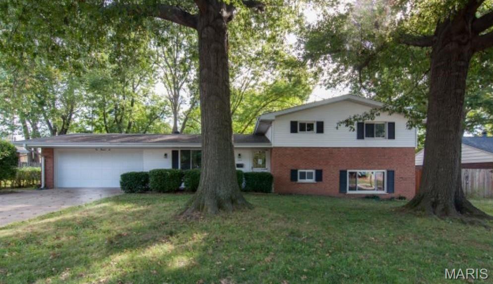 Photo of 106 Williamsburg Drive Belleville IL 62221