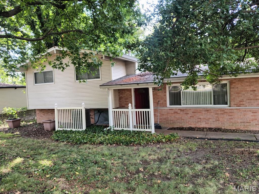 Photo of 9046 Old Bonhomme Road Olivette MO 63132