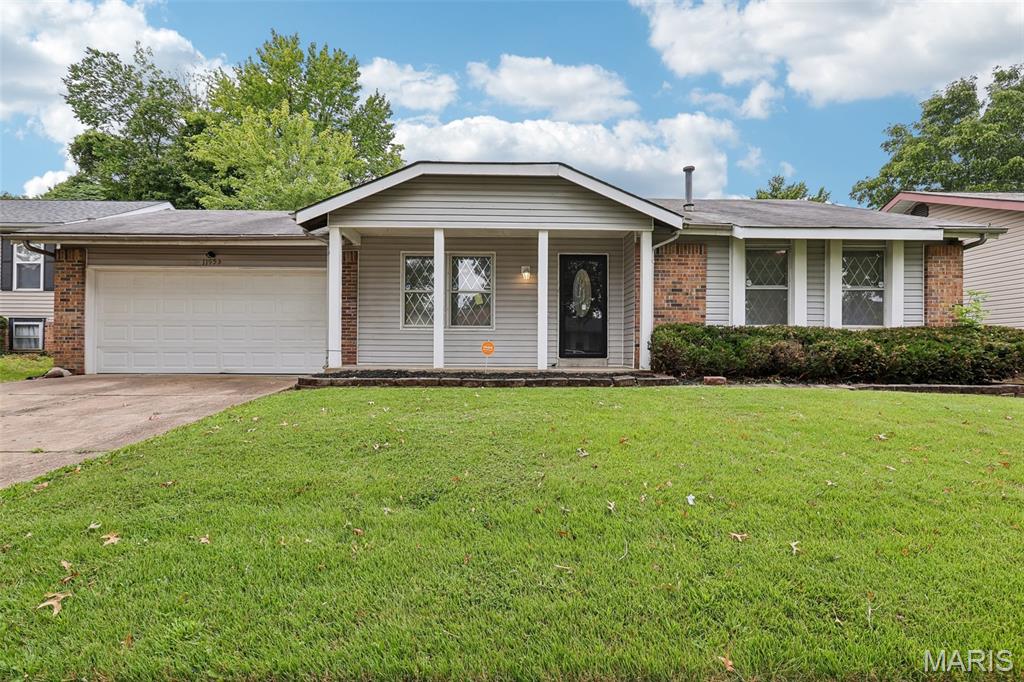 Photo of 11953 El Camara Drive Florissant MO 63033