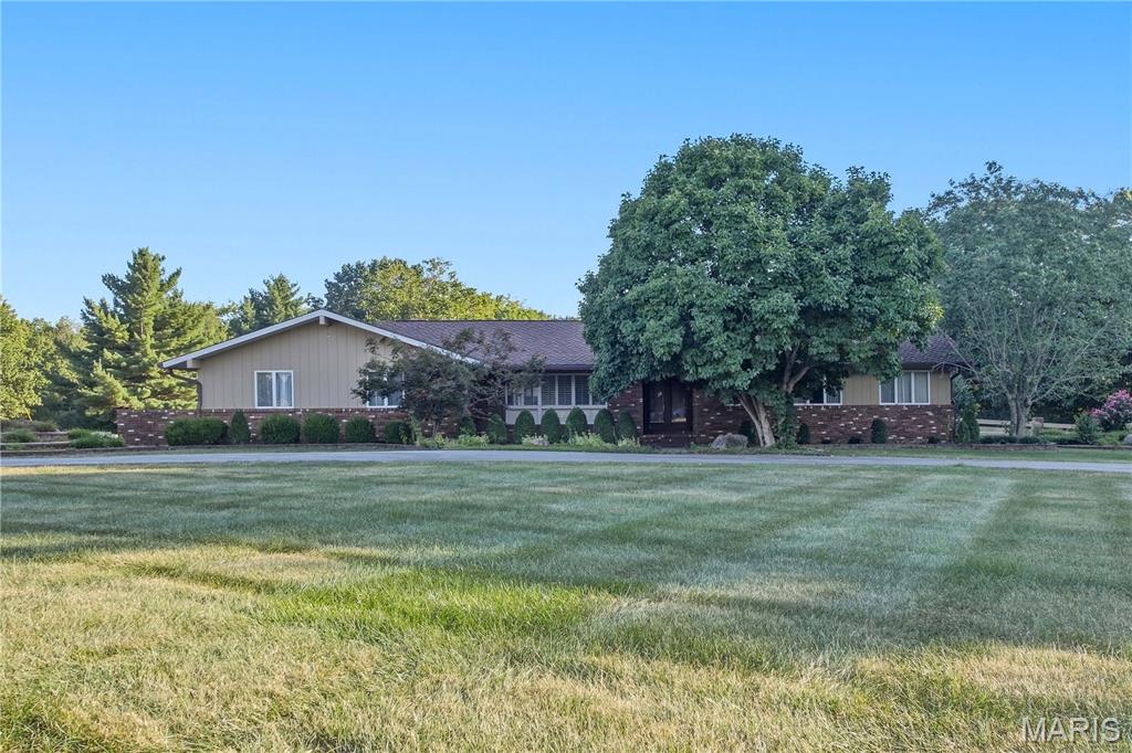 Photo of 258 Yaeger Lake Trail Litchfield IL 62056