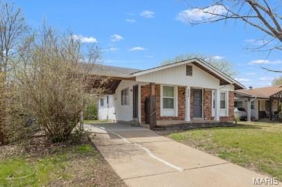 Photo of 1114 Ransome Court Florissant MO 63031