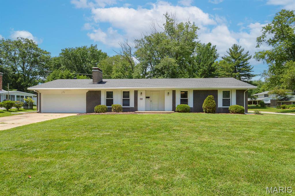 Photo of 37 Hemlock Drive Belleville IL 62221