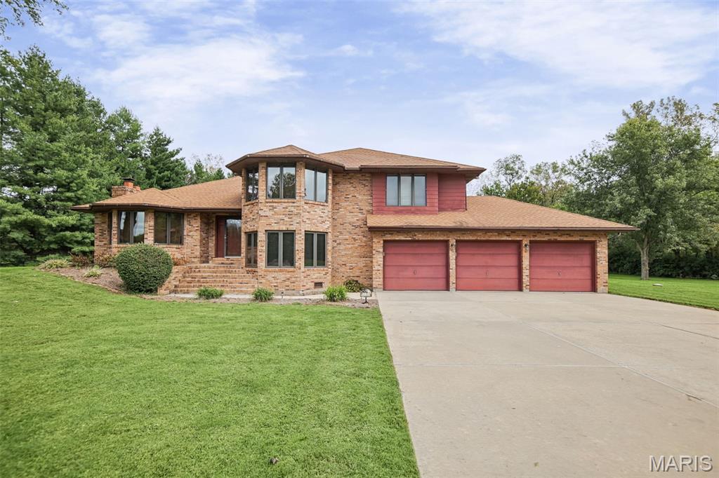 Photo of 250 Hoffmann Lane Belleville IL 62226