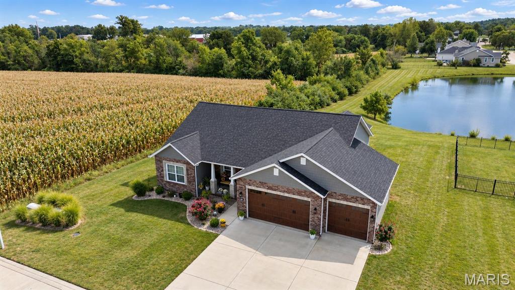 Photo of 910 Taylor Drive Waterloo IL 62298