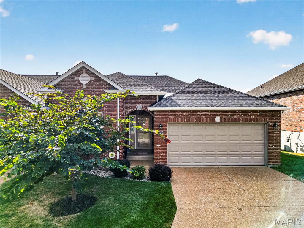 Photo of 6025 Glennaire Drive Oakville MO 63129