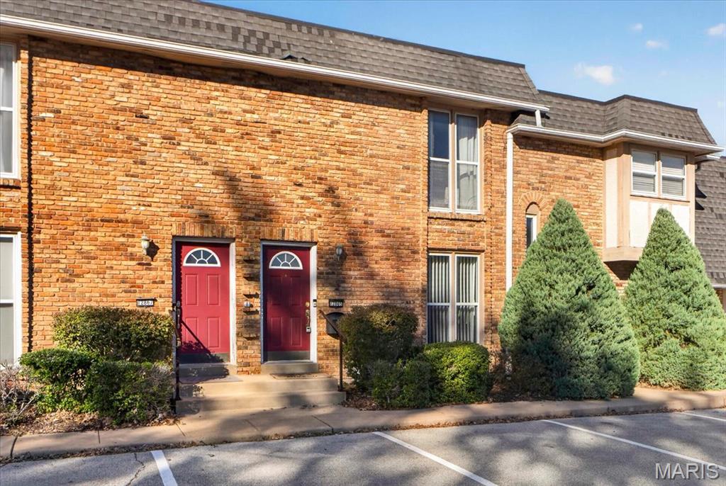 Photo of 12865 Town And Four Drive Creve Coeur MO 63141