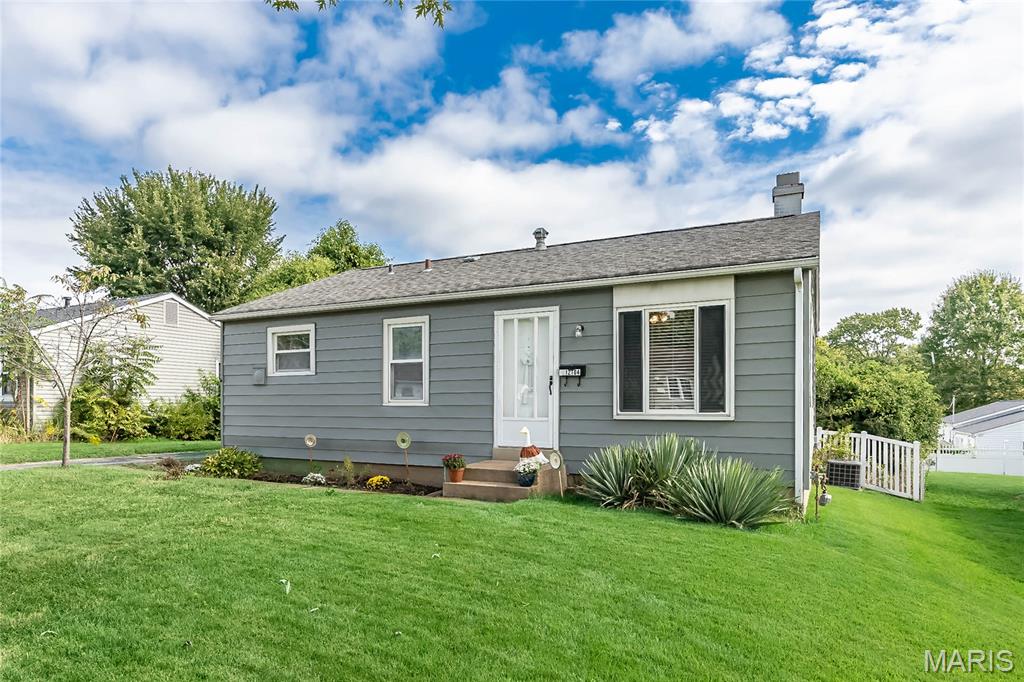 Photo of 12104 Fleetwood Place Maryland Heights MO 63043