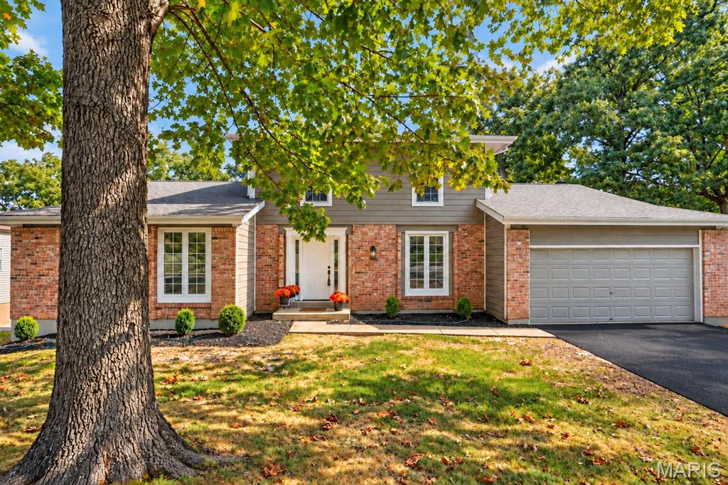Photo of 1674 Old Baxter Road Chesterfield MO 63017