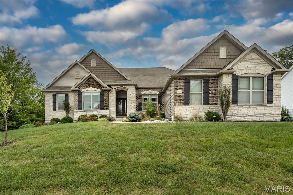 Photo of 101 Castlewood Estates Drive O'Fallon MO 63368