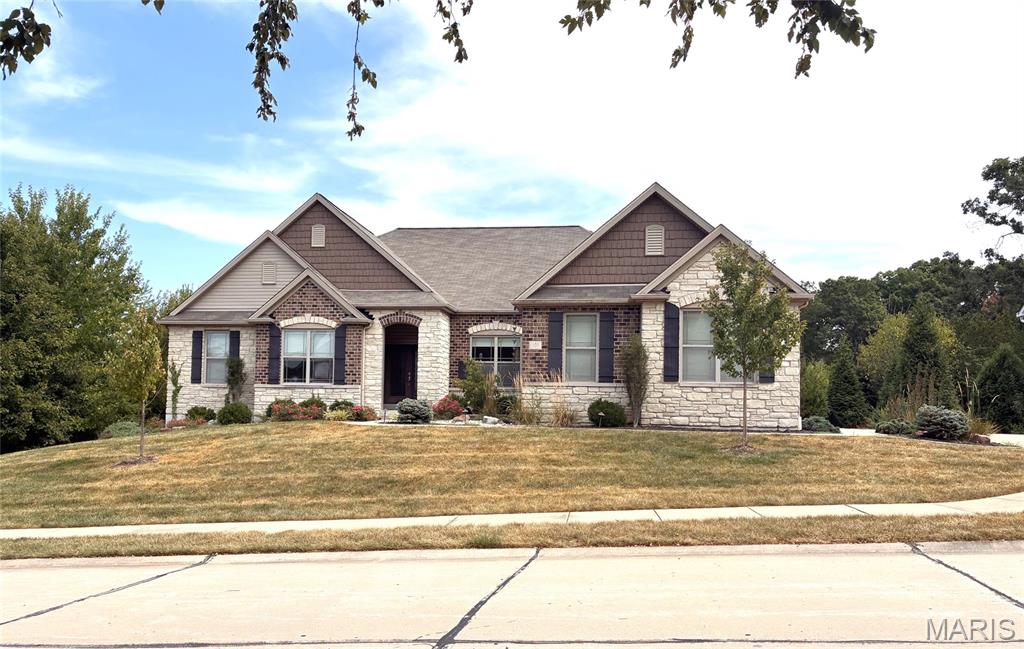 Photo of 101 Castlewood Estates Drive O'Fallon MO 63368