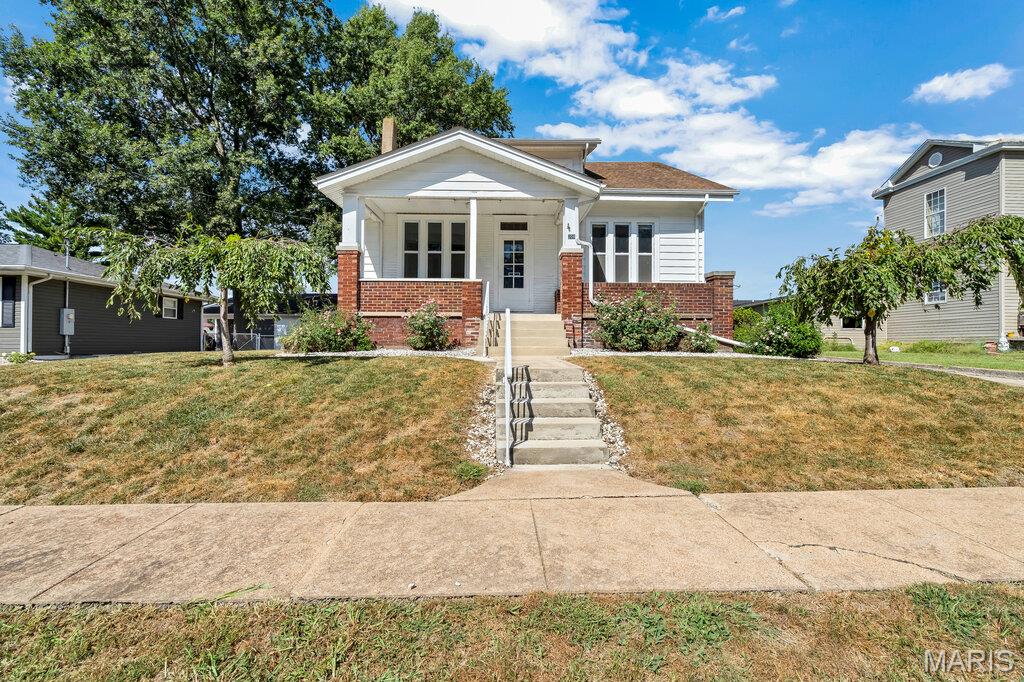 Photo of 208 N Benton Street New Athens IL 62264