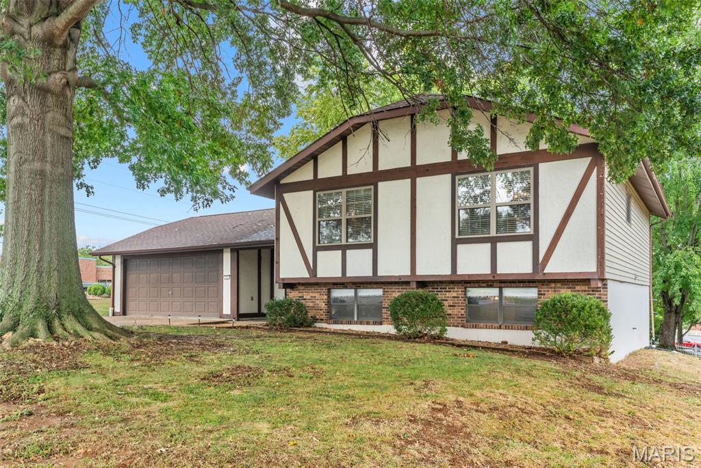 Photo of 1 Buckingham Drive Washington MO 63090