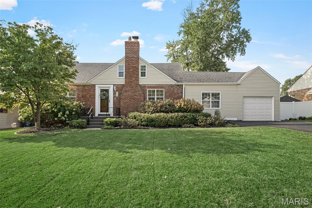 Photo of 9916 Coventry Lane St Louis MO 63123