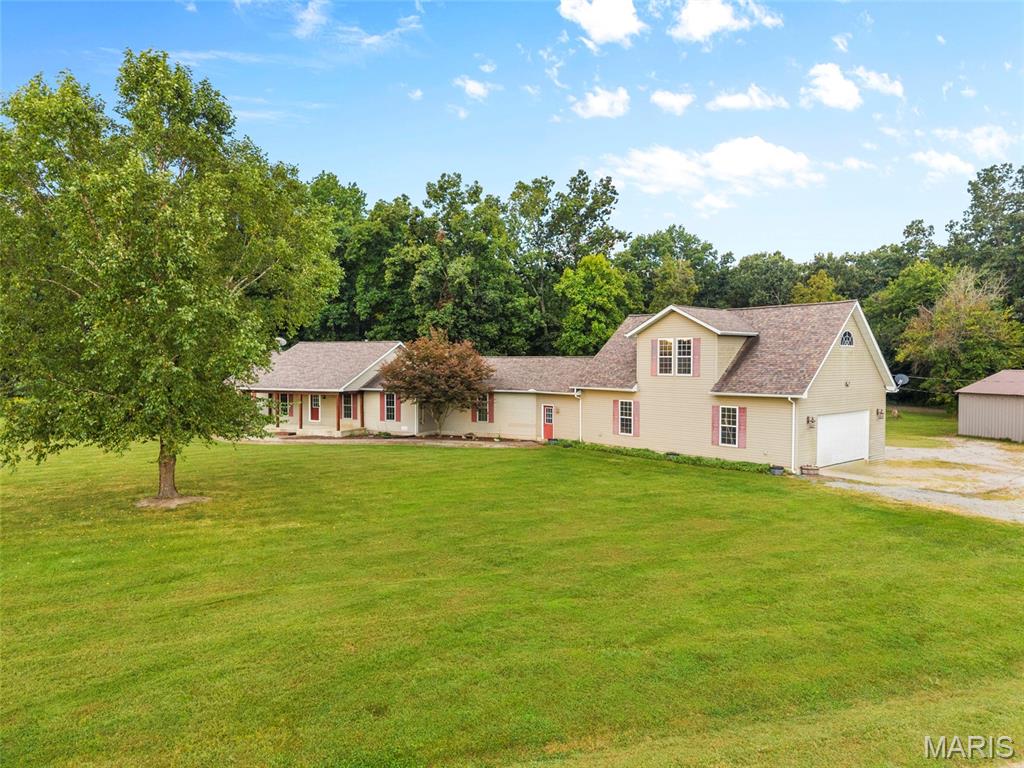 Photo of 6289 Oak Creek Trail Mount Olive IL 62069