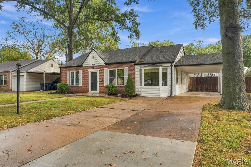 Photo of 964 Sanders Drive St Louis MO 63126