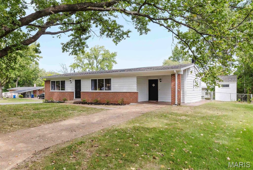 Photo of 6 Citation Court Florissant MO 63033