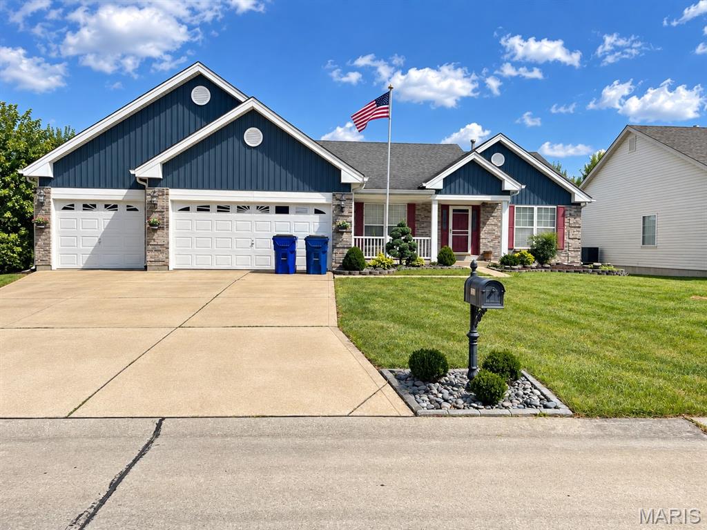 Photo of 102 Derbyshire Lane Dardenne Prairie MO 63368