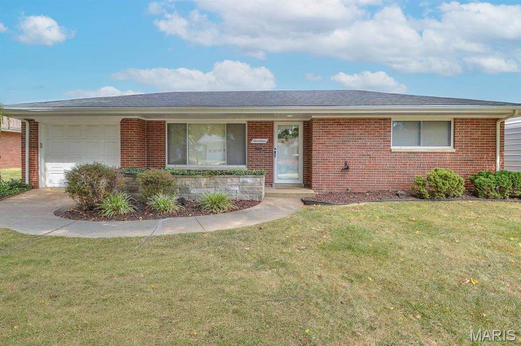 Photo of 17 Blackburn Drive Belleville IL 62226