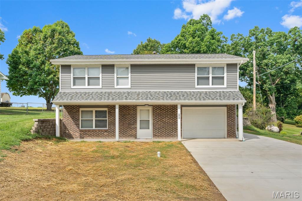 Photo of 945 Westridge Drive Pacific MO 63069