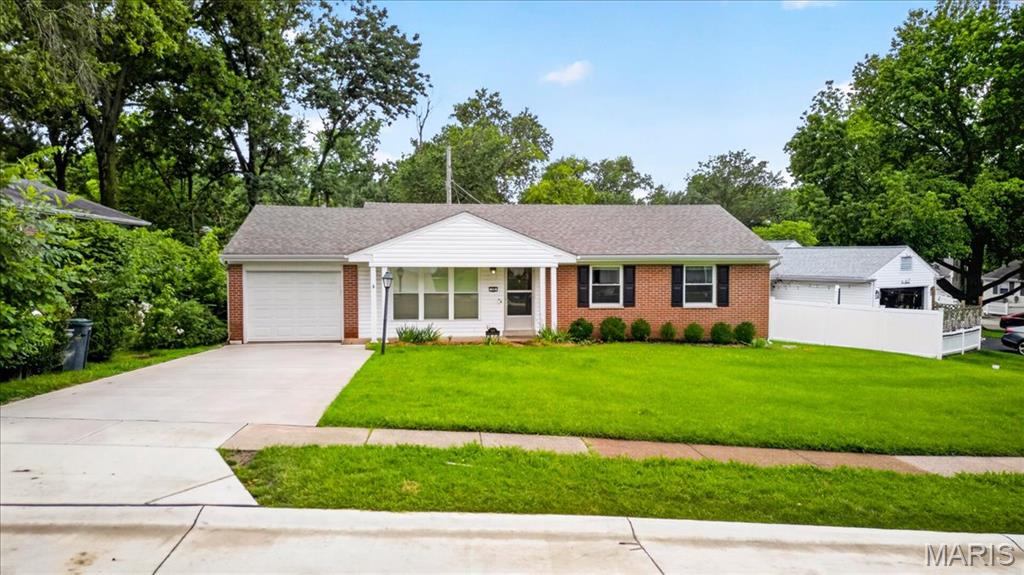 Photo of 328 Danworth Court St Louis MO 63122
