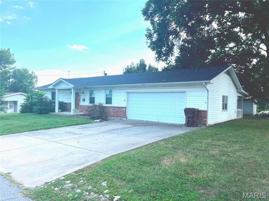 Photo of 105 S Sanderson Avenue Elsberry MO 63343