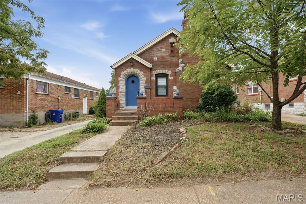 Photo of 1105 North And South Road University City MO 63130