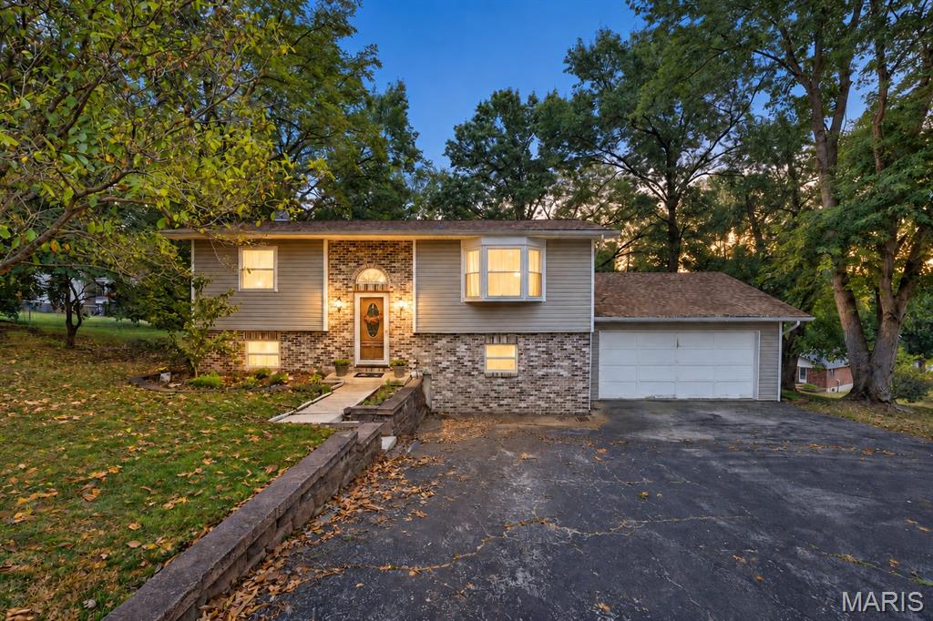 Photo of 102 Briarwood Circle Crystal City MO 63019