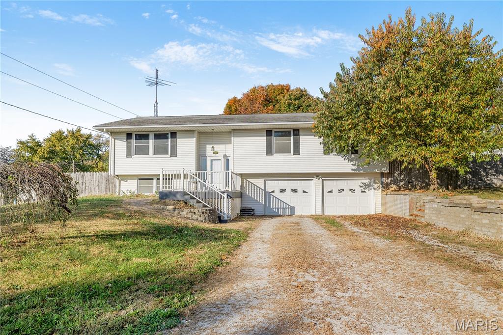Photo of 2012 Summit Street Hillsboro IL 62049