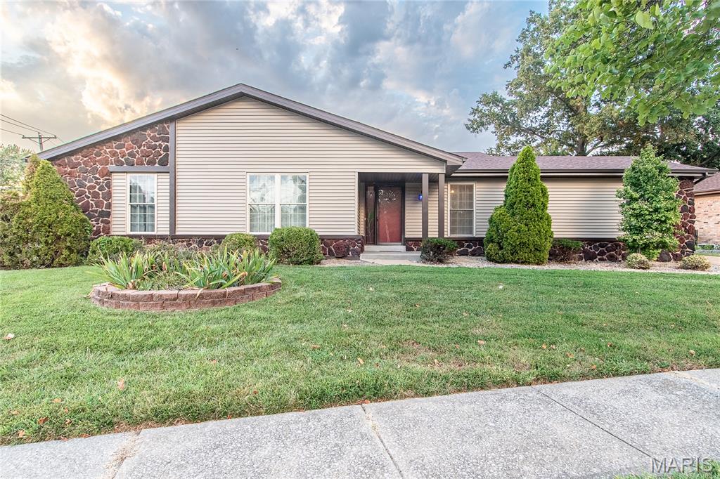 Photo of 5185 Bryncastle Place Unincorporated MO 63128