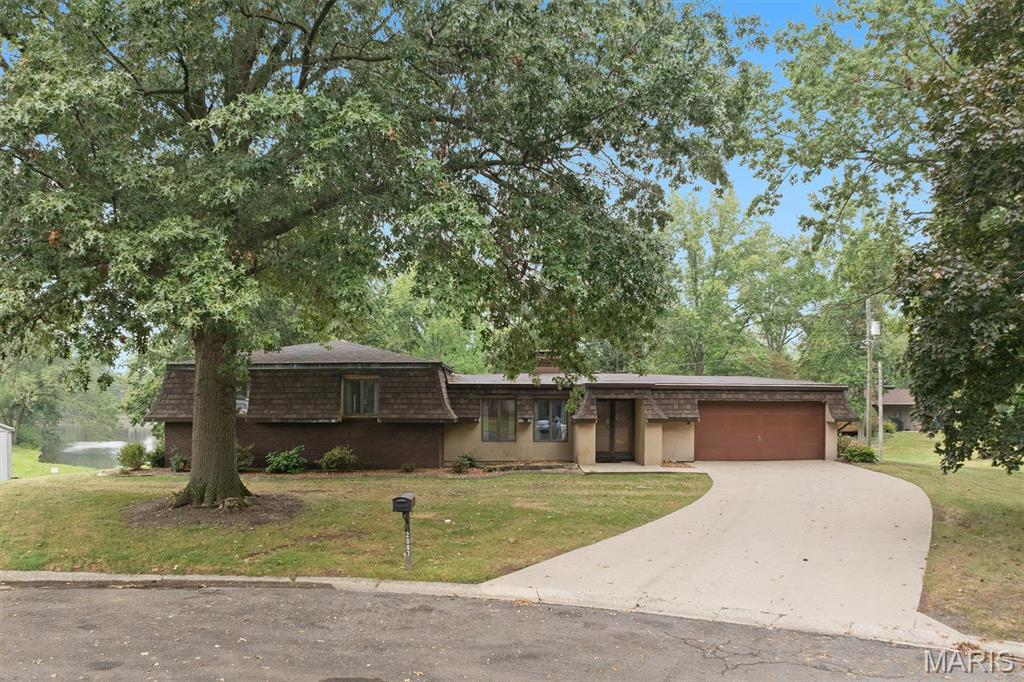 Photo of 2007 Main Drive Highland IL 62249