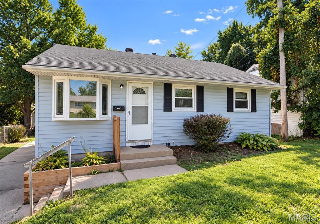 Photo of 452 Shepley Drive St Louis MO 63137