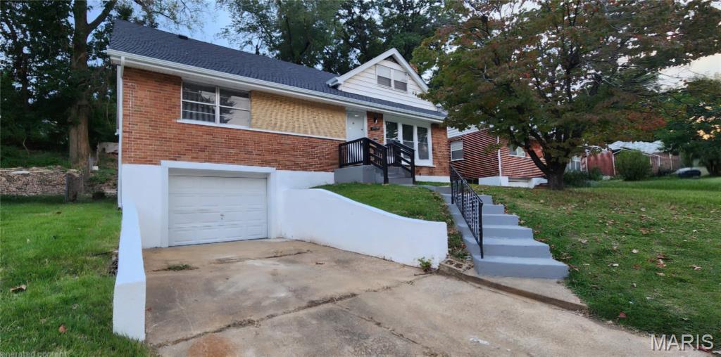 Photo of 7114 Groveland Drive St Louis MO 63121